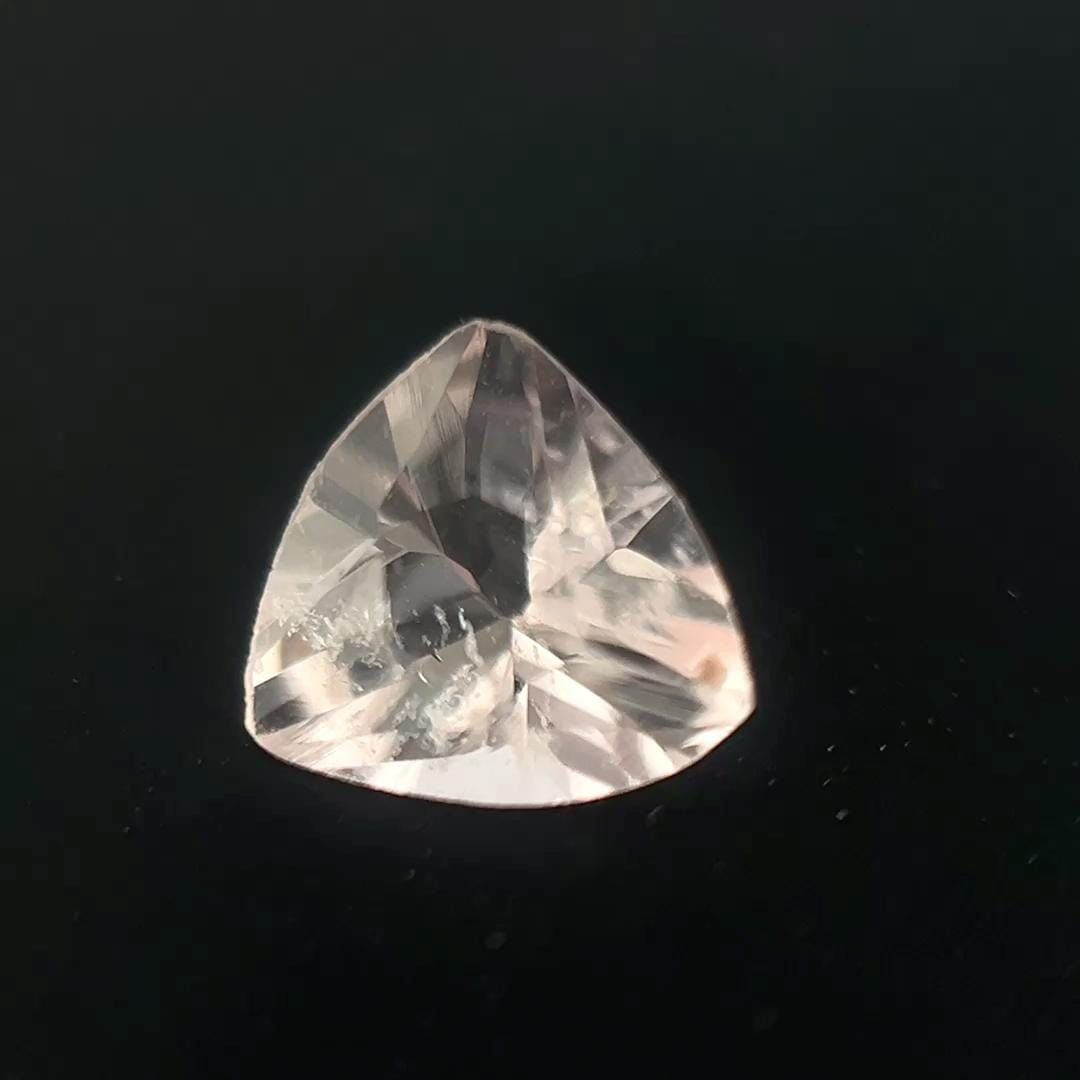 0.57ct TRILLIANT MORGANITE