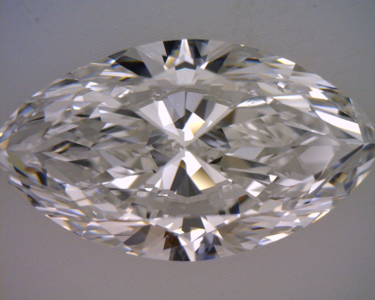 2,00 ct Diament naturalny w szlifie markizy