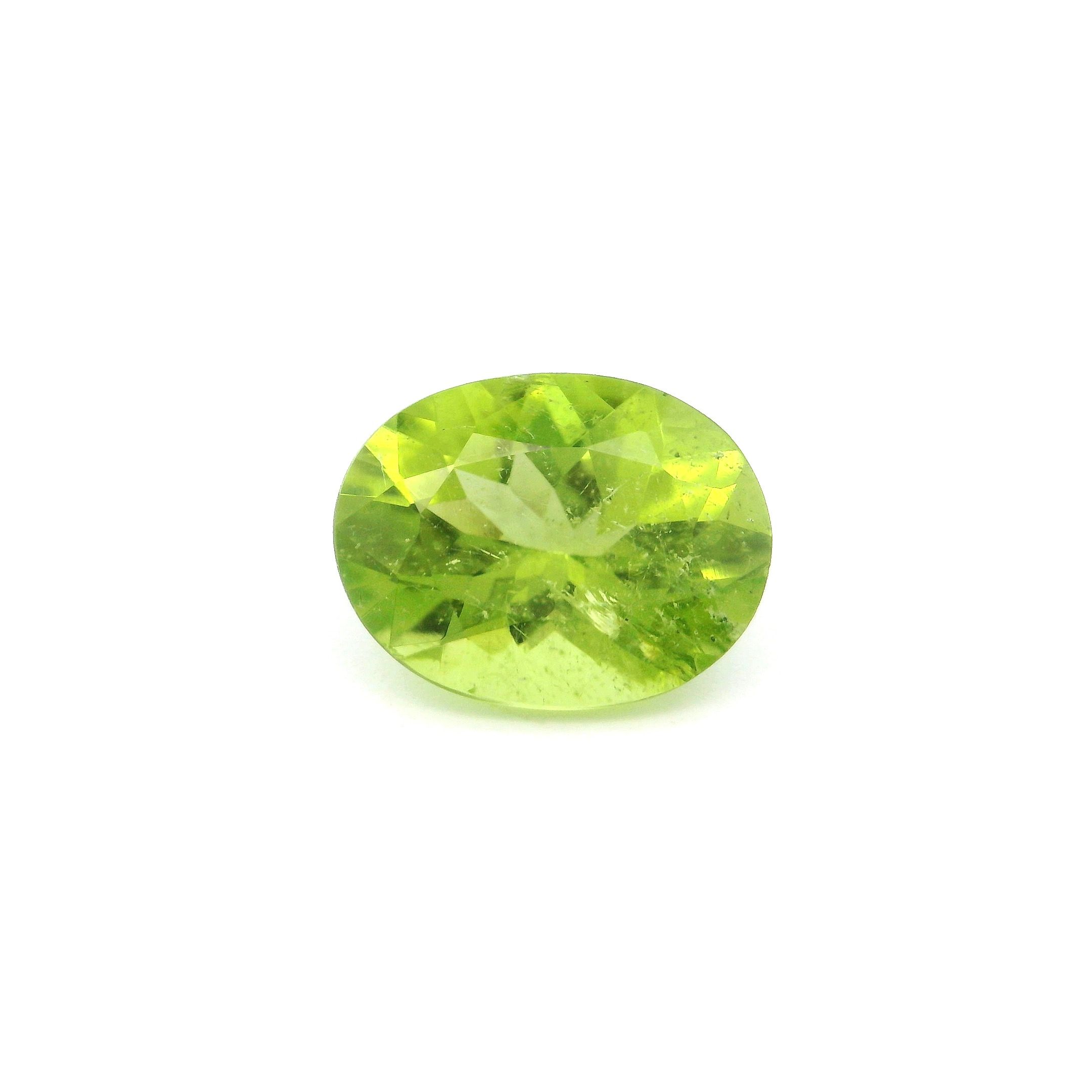 Certified Peridot Oval 1.72 ct gemstone, Green