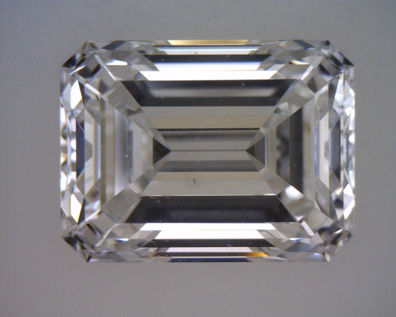 2,39 ct Szmaragdowy diament naturalny