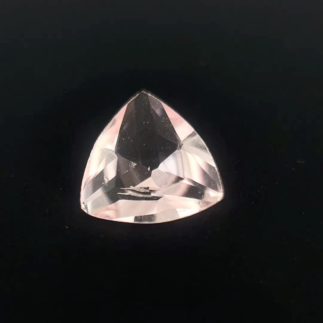 Certified Morganite Trilliant 0.50 ct gemstone, Pink