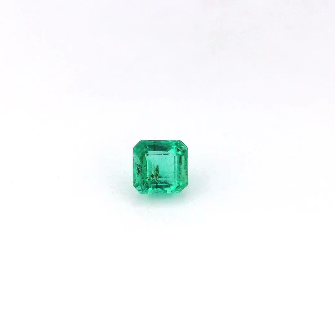 0.85ct EMERALD