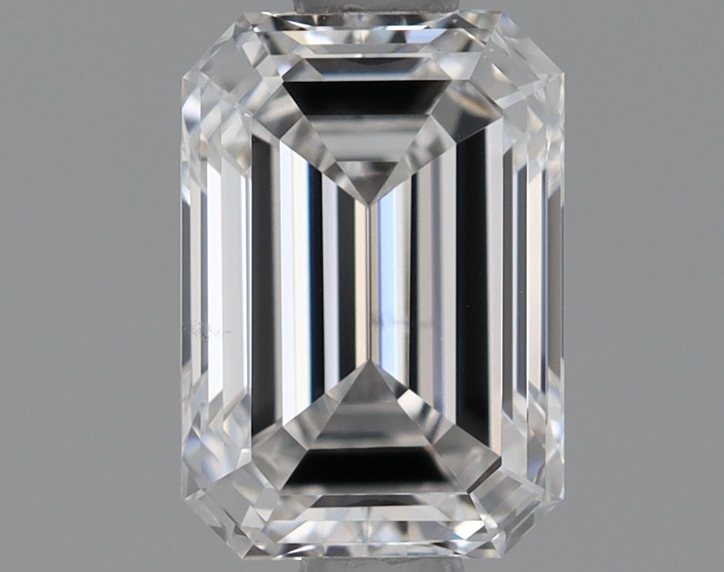 Emerald 0.92ct E VS2 diamond