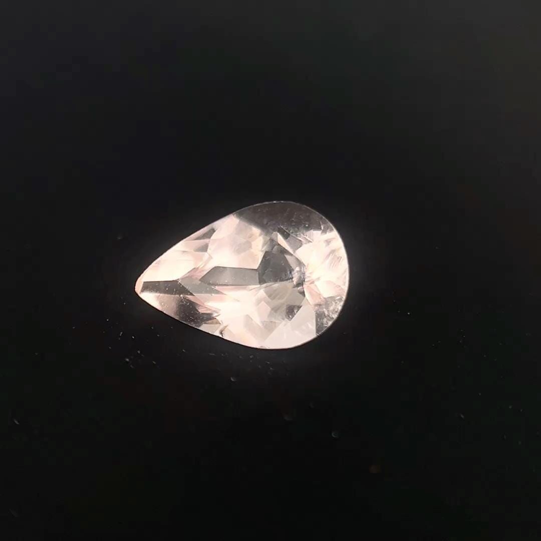 Certified Morganite Pear 0.65 ct gemstone, Pink