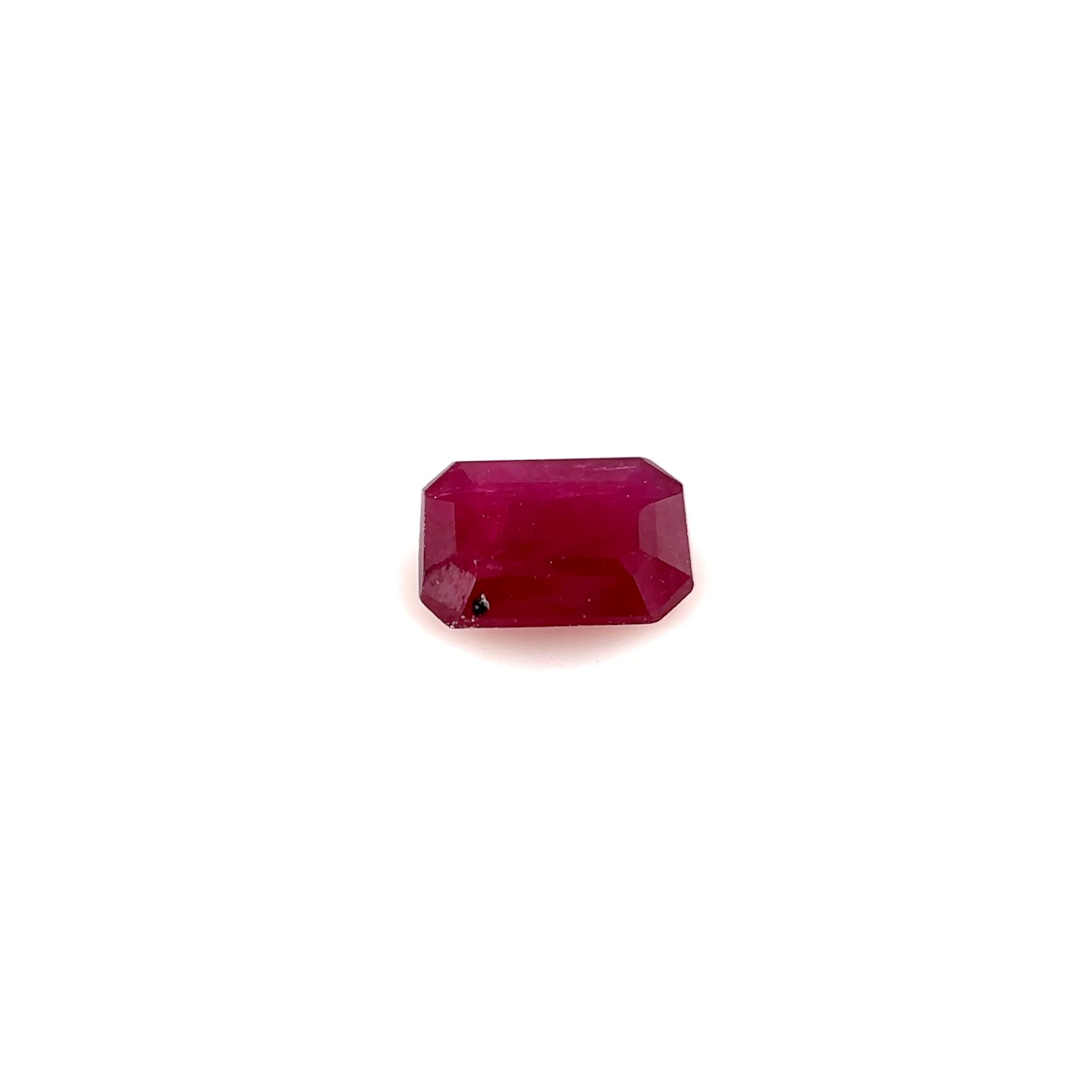 Certified Ruby Emerald 0.63 ct gemstone, Red