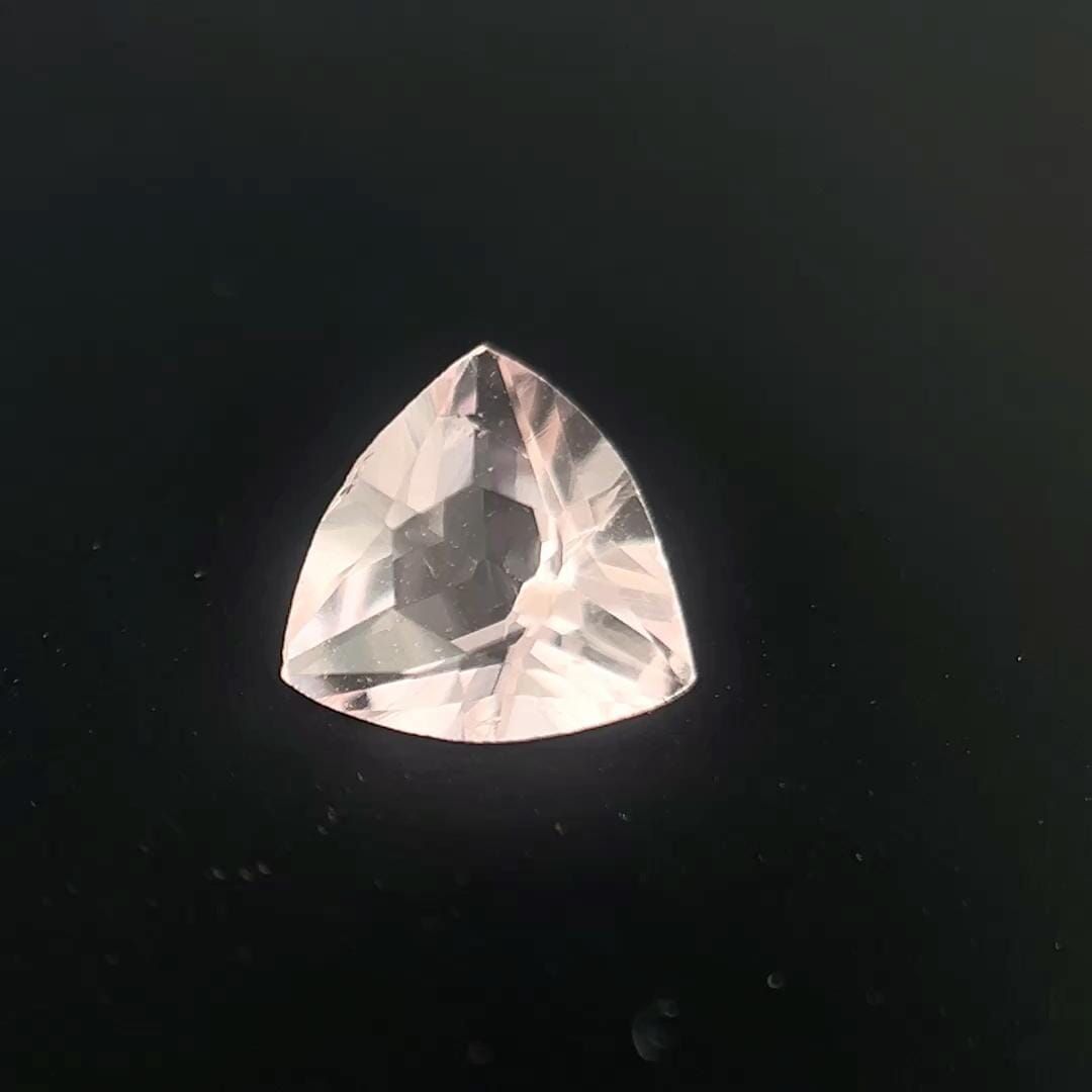 Certified Morganite Trilliant 0.50 ct gemstone, Pink