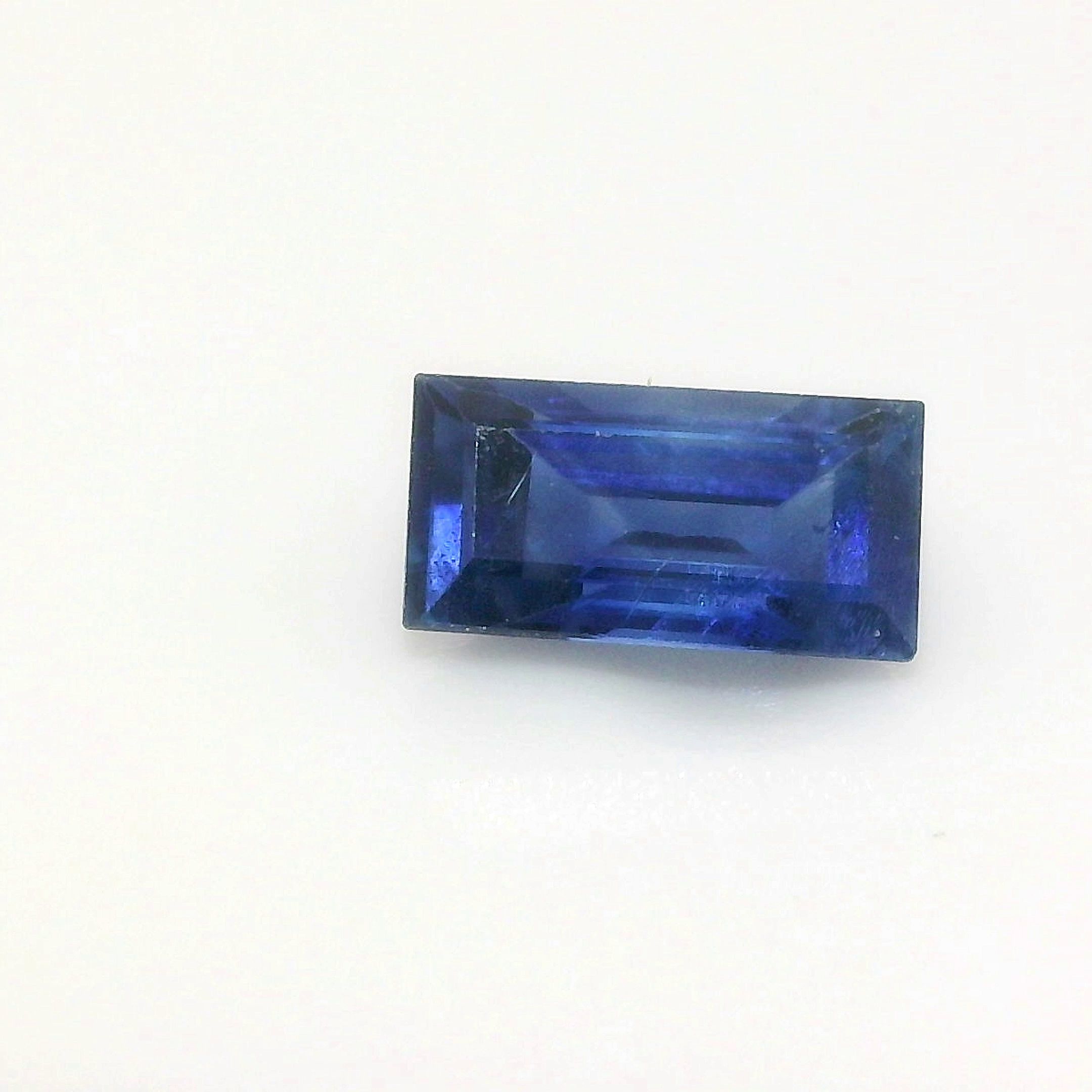 0.8ct SAPPHIRE