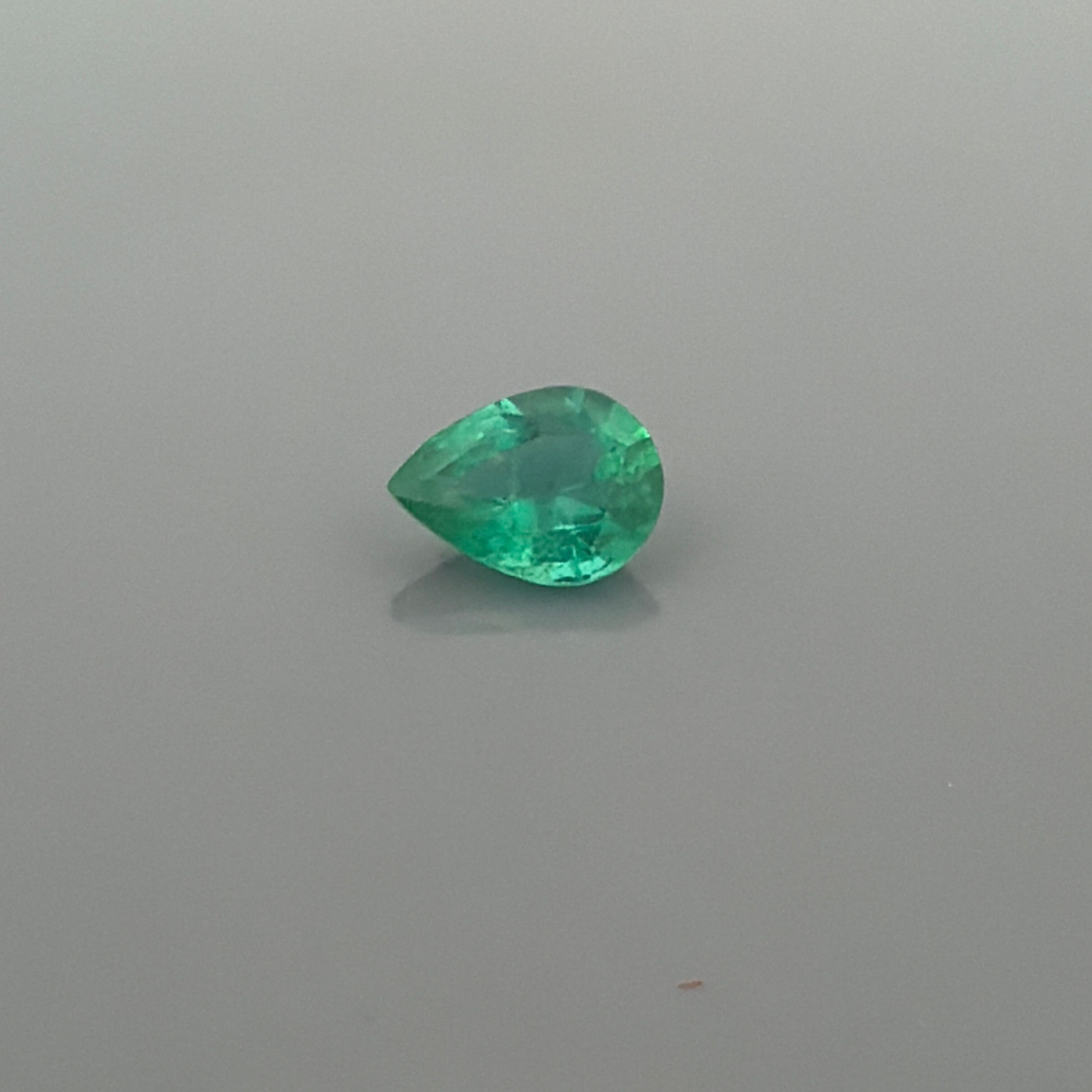 0.84ct EMERALD