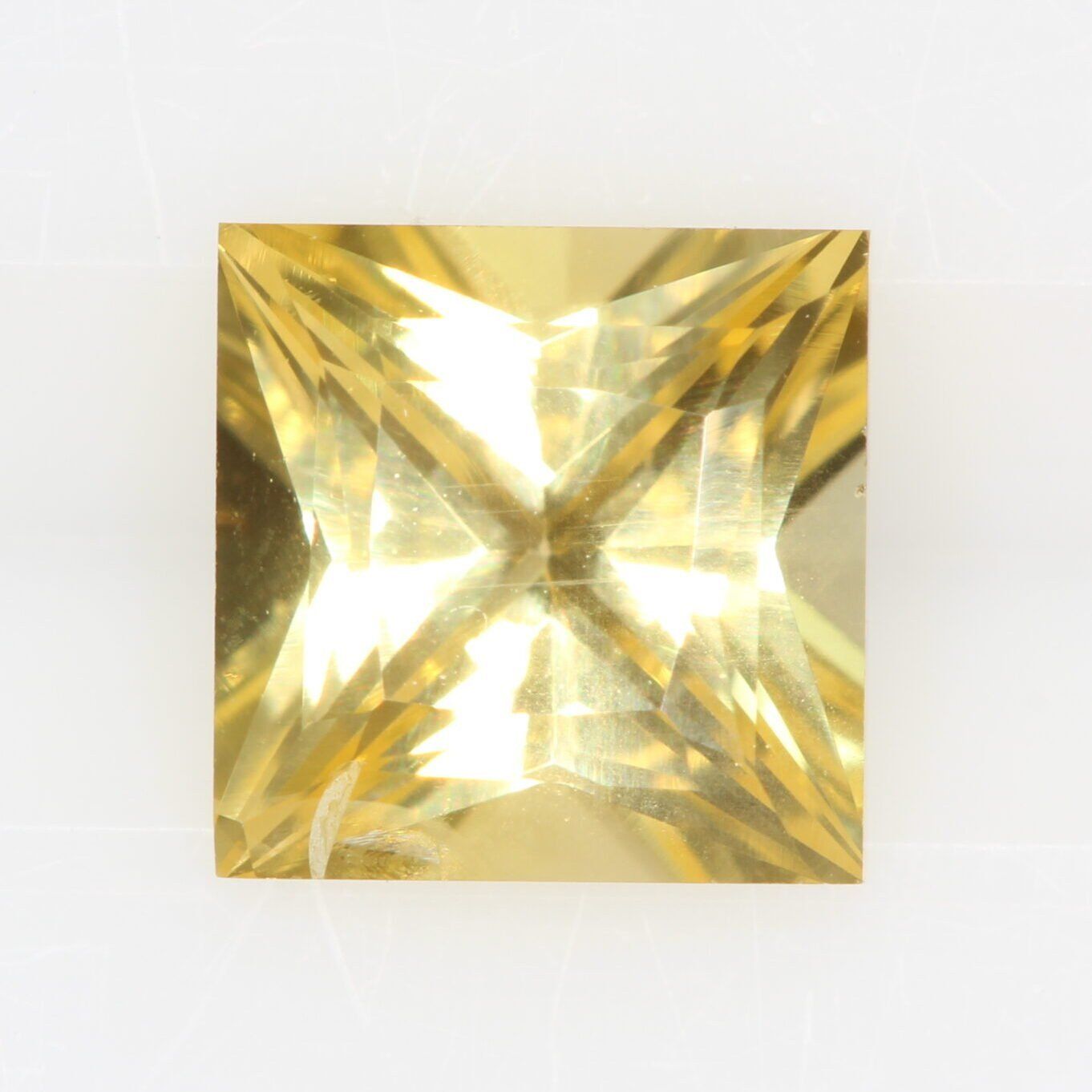 0.9ct SAPPHIRE