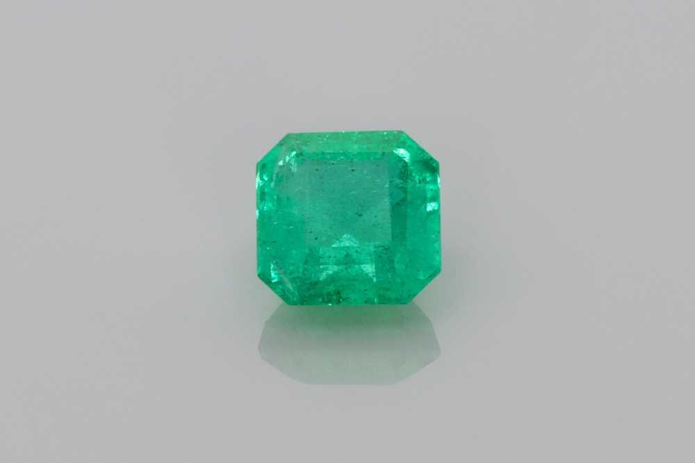 0.85ct EMERALD