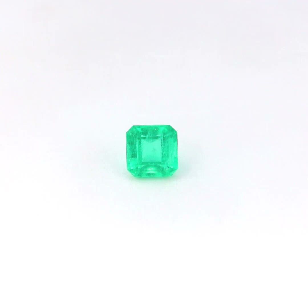 0.86ct EMERALD
