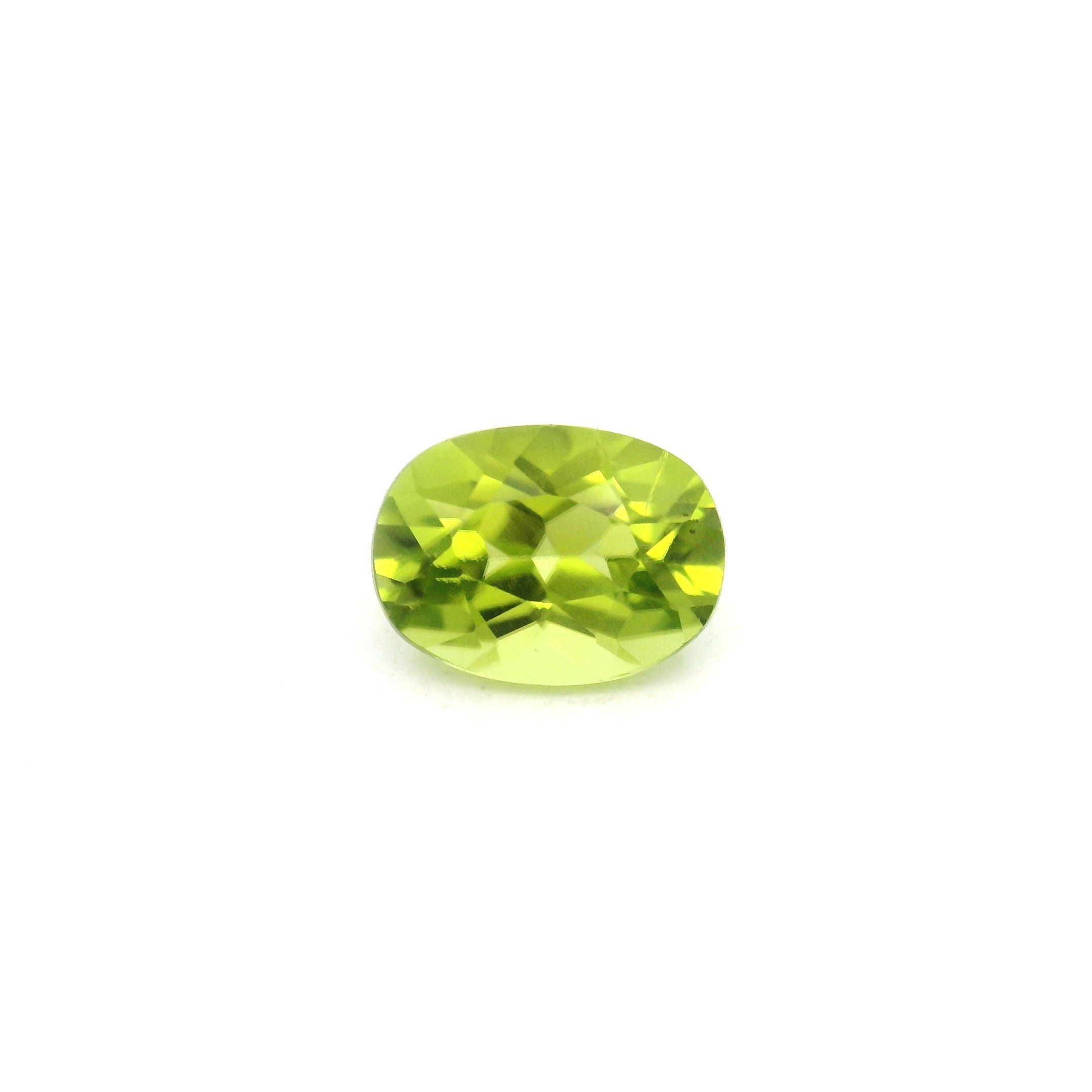 Certified Peridot Oval 1.57 ct gemstone, Green