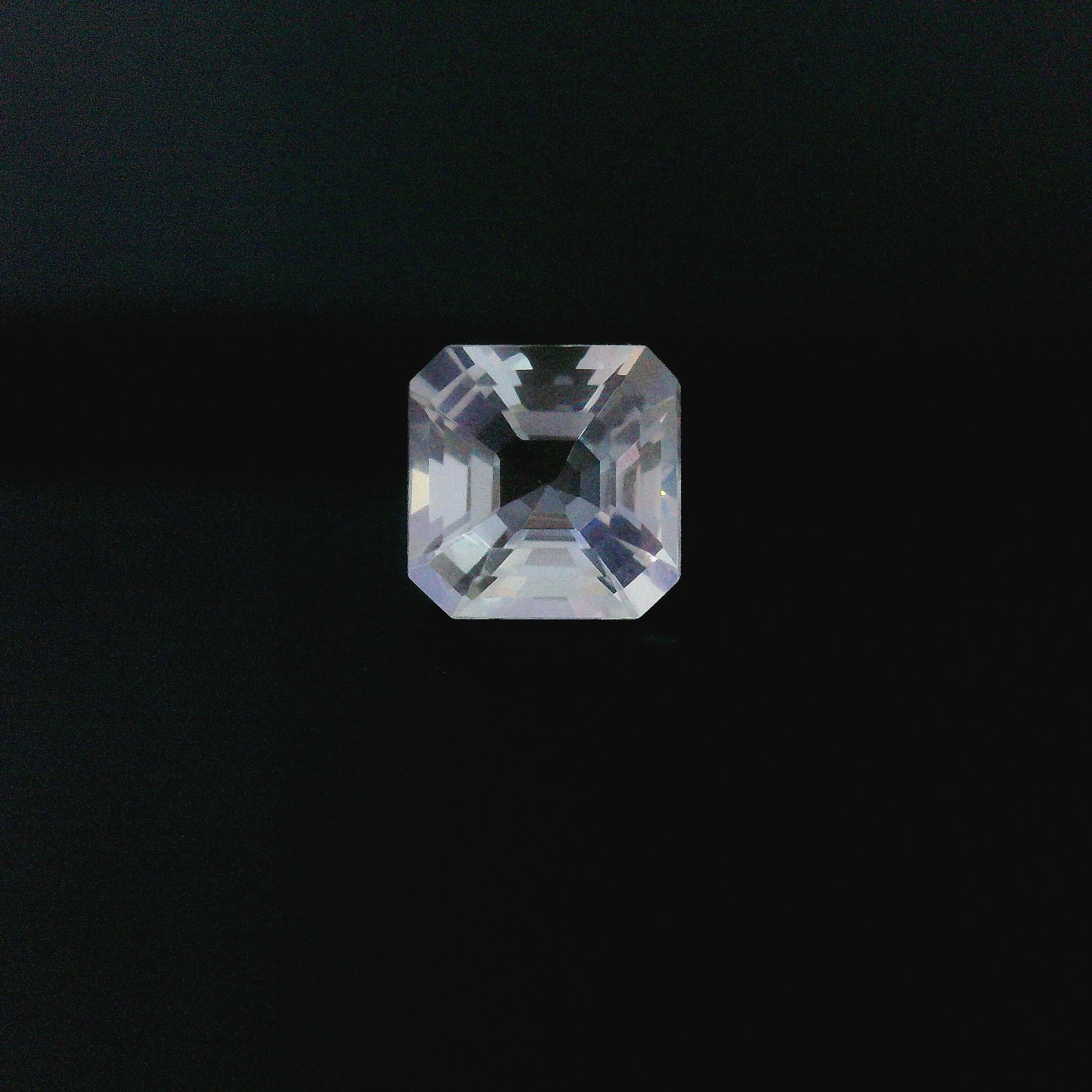 1.04ct MOONSTONE