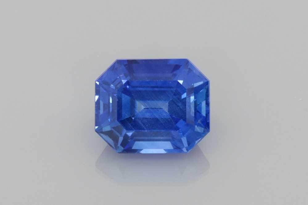 0.8ct Sapphire