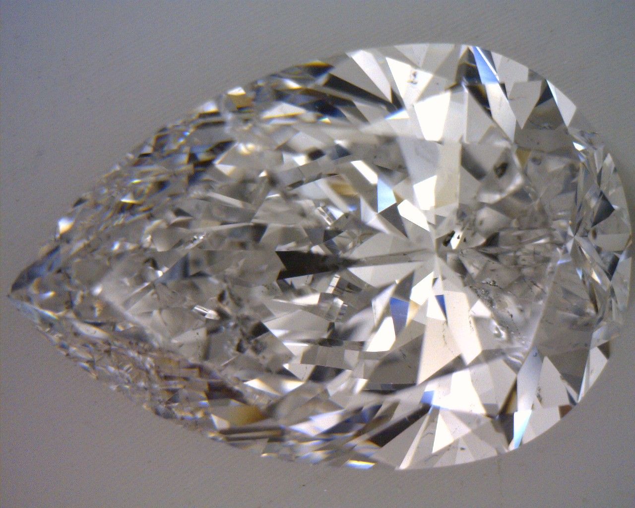 3,00 ct Diament naturalny w szlifie gruszki