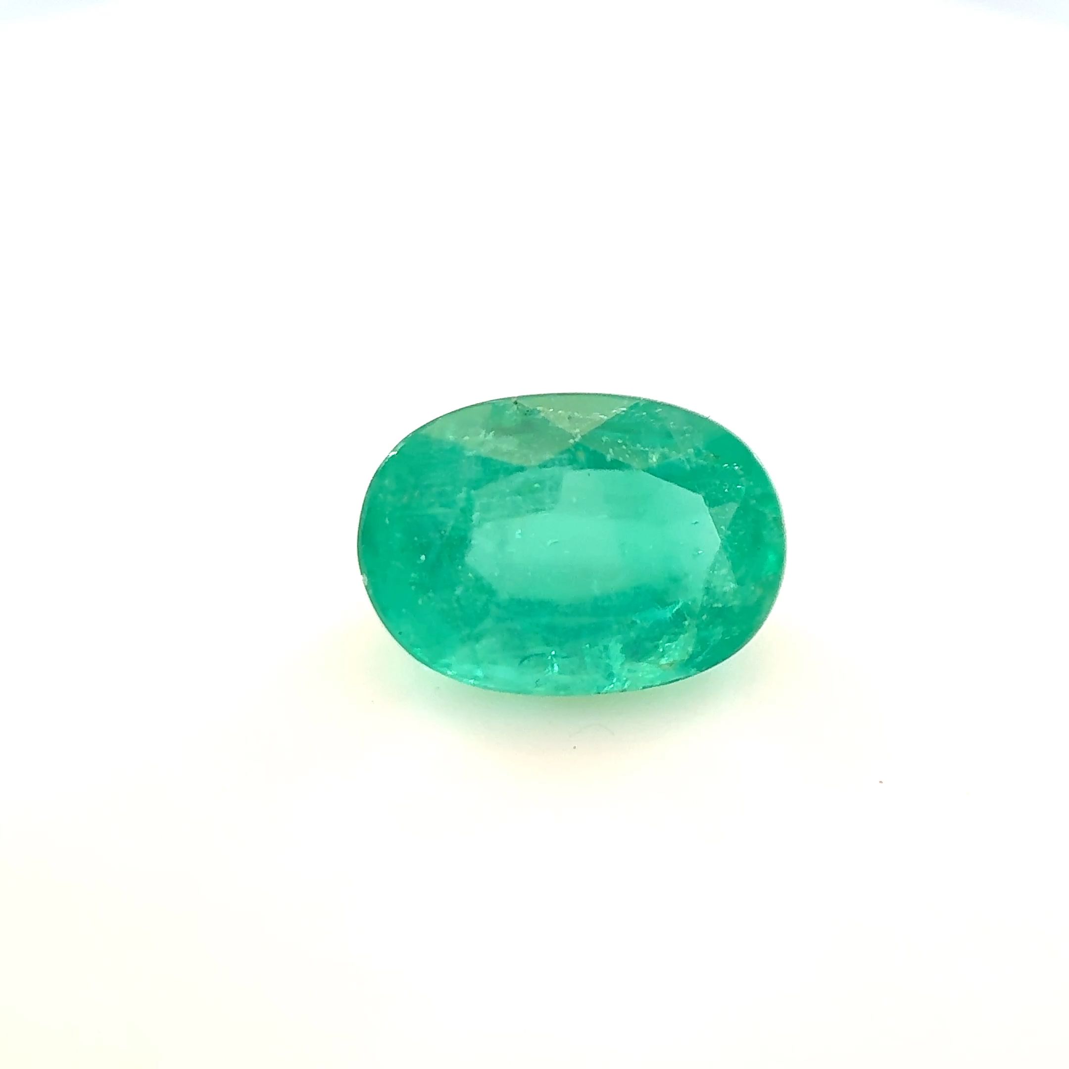 0.9ct EMERALD