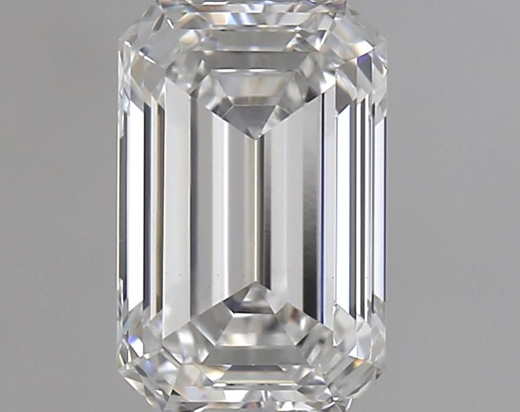 Emerald 0.65ct E VVS2 diamond