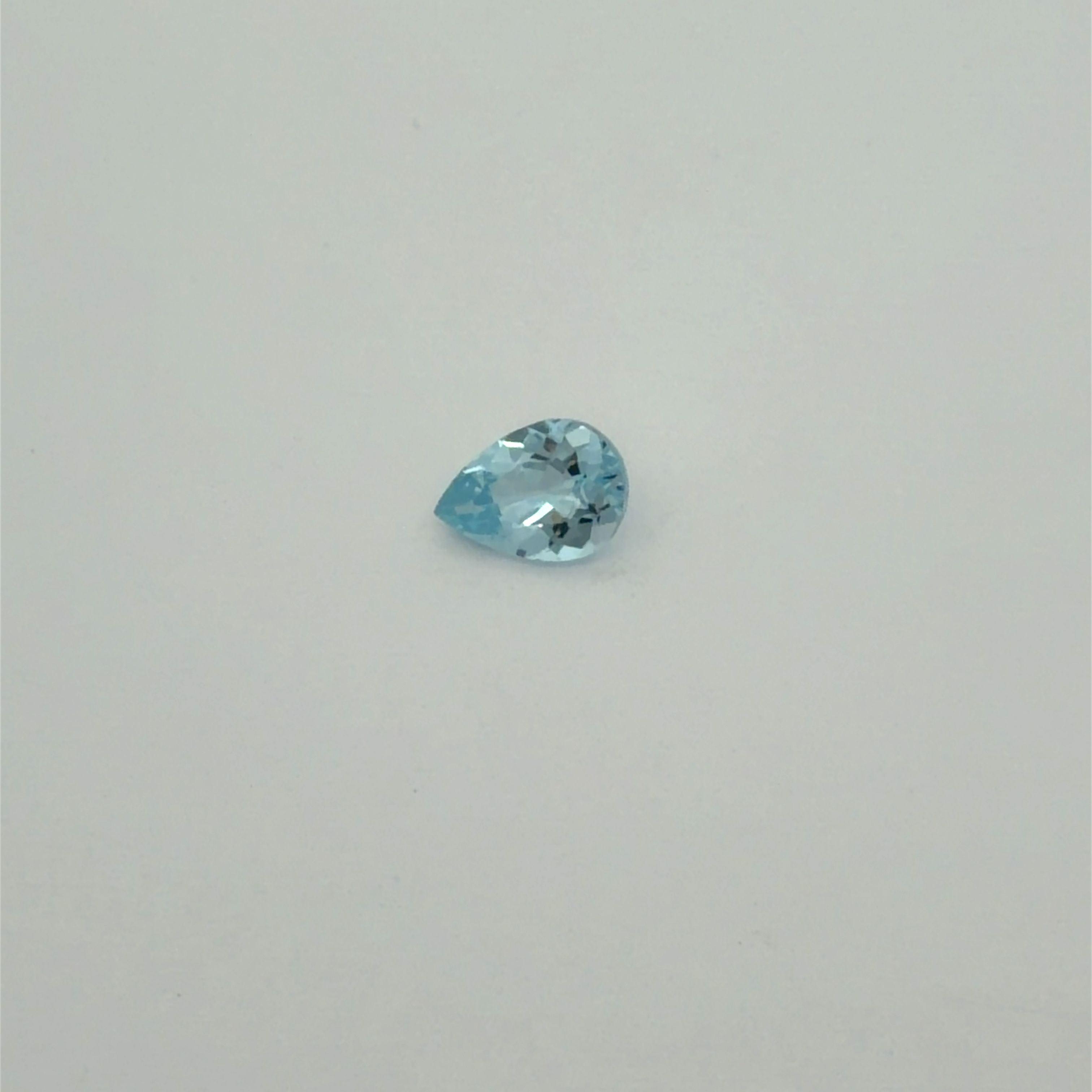 Certified Aquamarine Pear 0.59 ct gemstone, Blue
