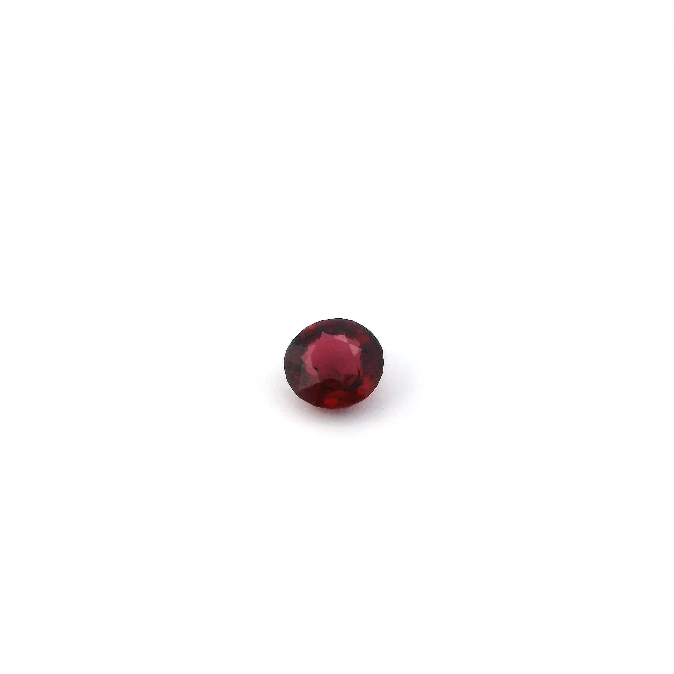 0.37 ct Round Red Spinel