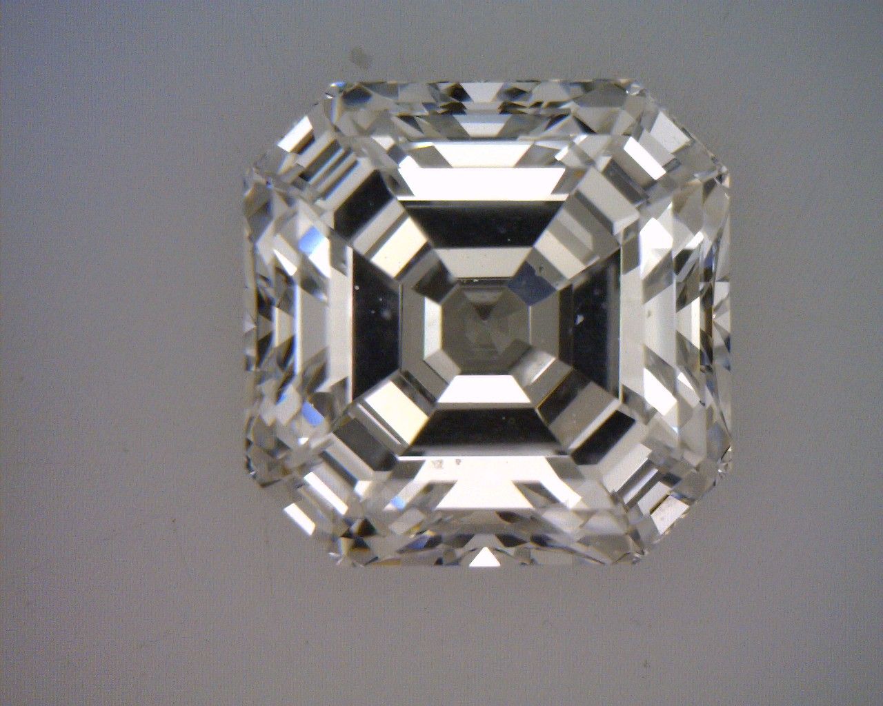 2,01 ct Diamant · natürlich · asscher