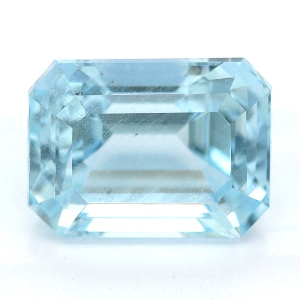 1.76 ct Emerald Blue Aquamarine
