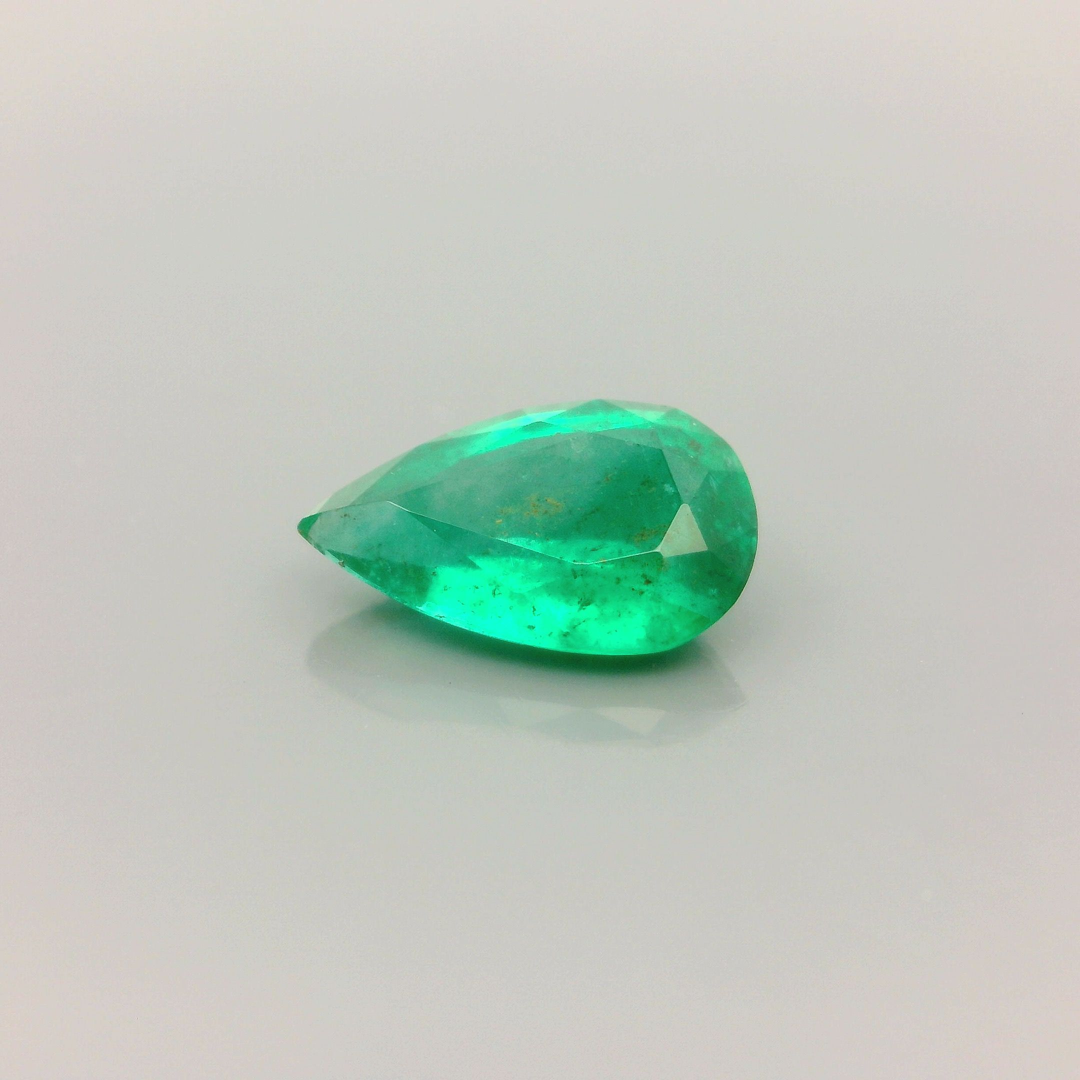 0.93ct EMERALD