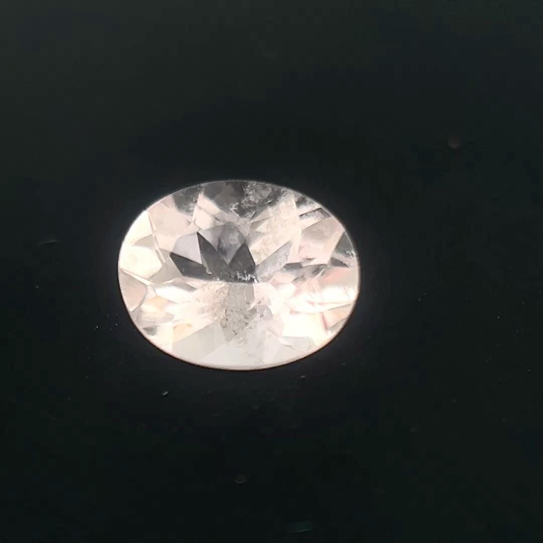 Certified Morganite Oval 0.64 ct gemstone, Pink