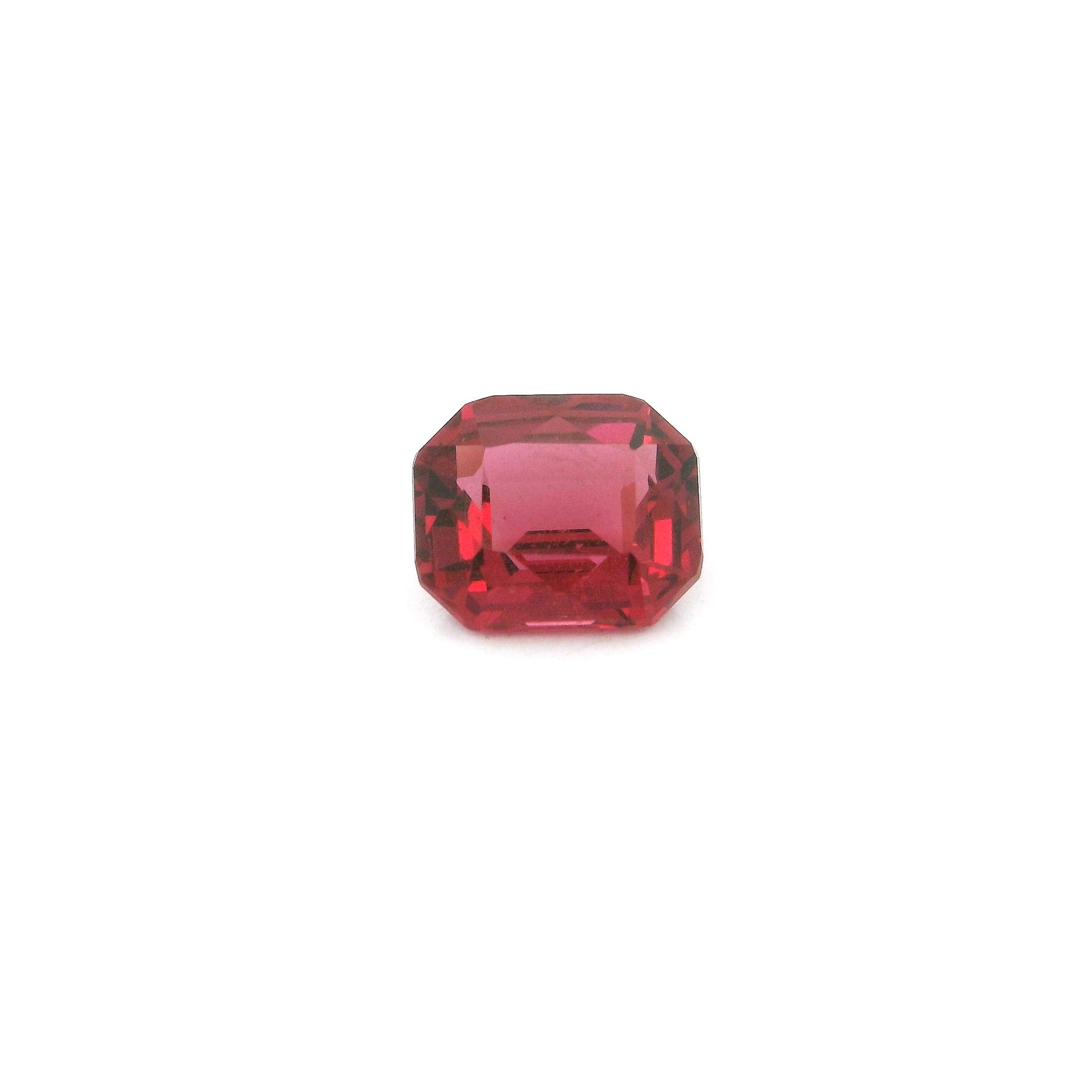 1.37ct GARNET