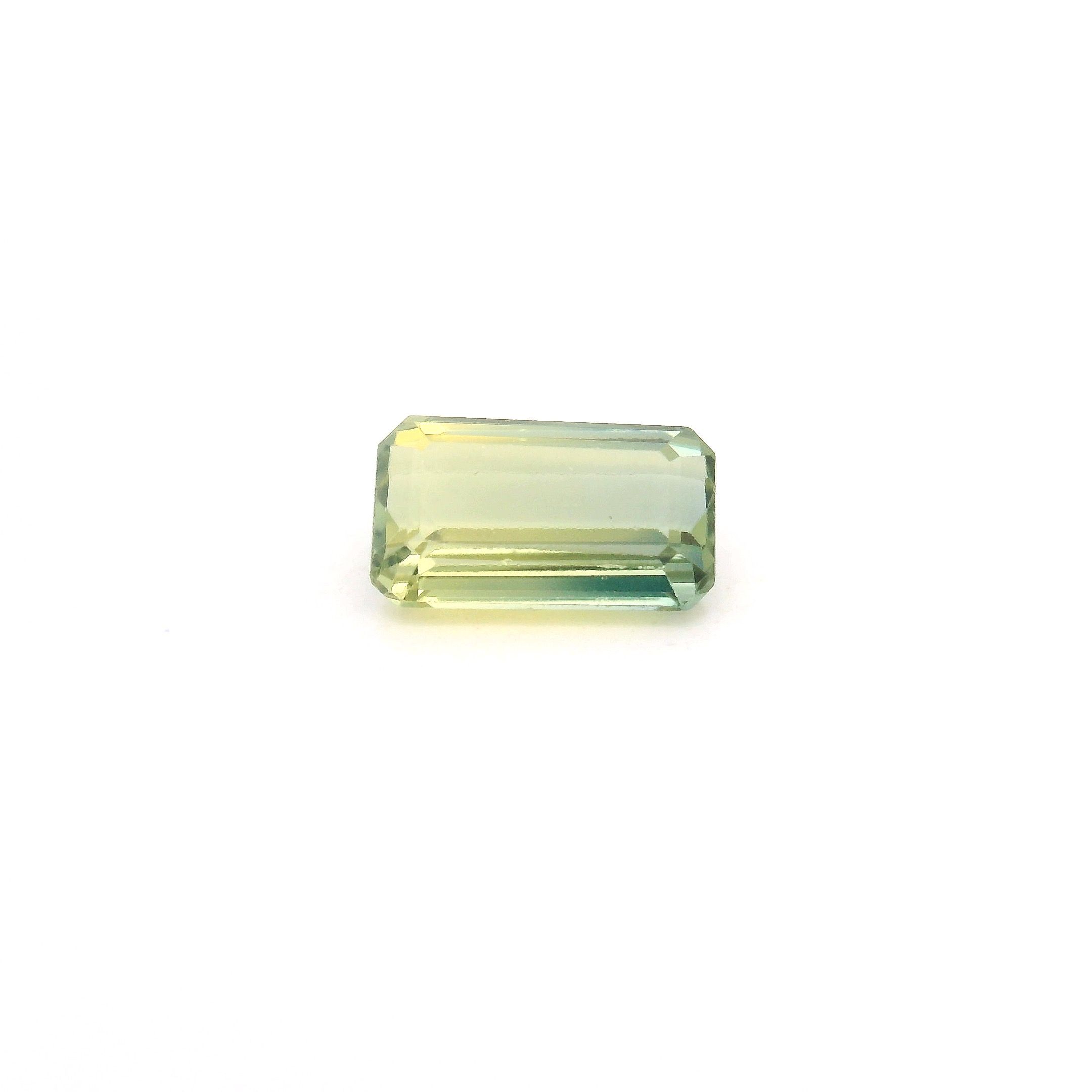 0.9ct SAPPHIRE