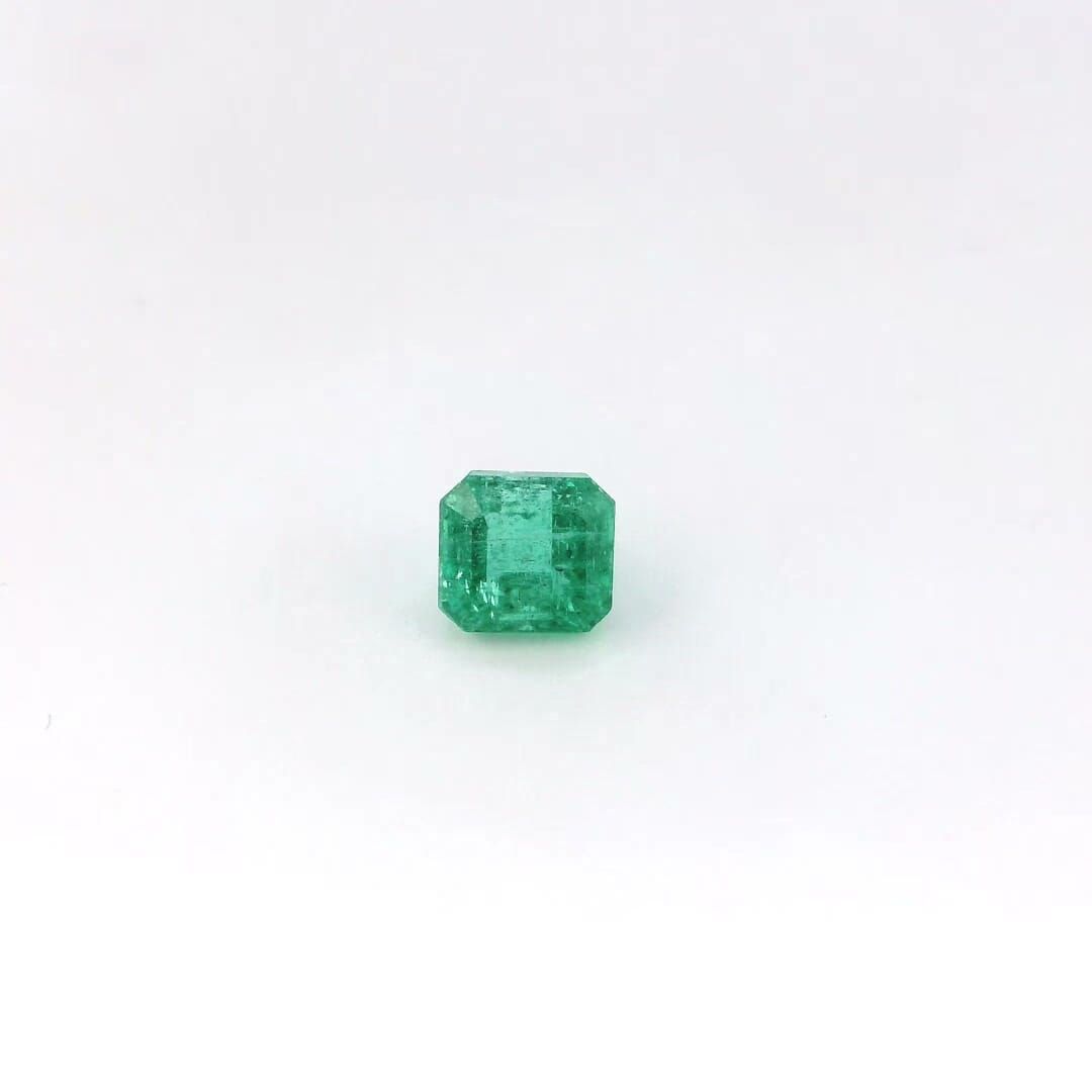 0.95ct EMERALD